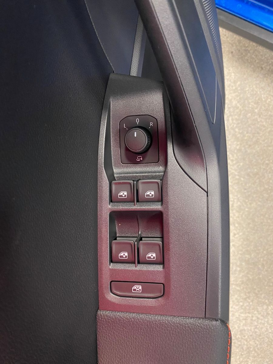 Fahrzeugabbildung SEAT Arona 1.0 TSI FR Garantie 2030+voll LED++KAMERA+