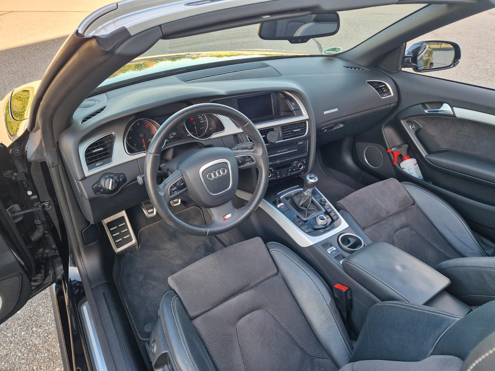 Audi A5 2.0 TDI (DPF) Cabriolet S-Line