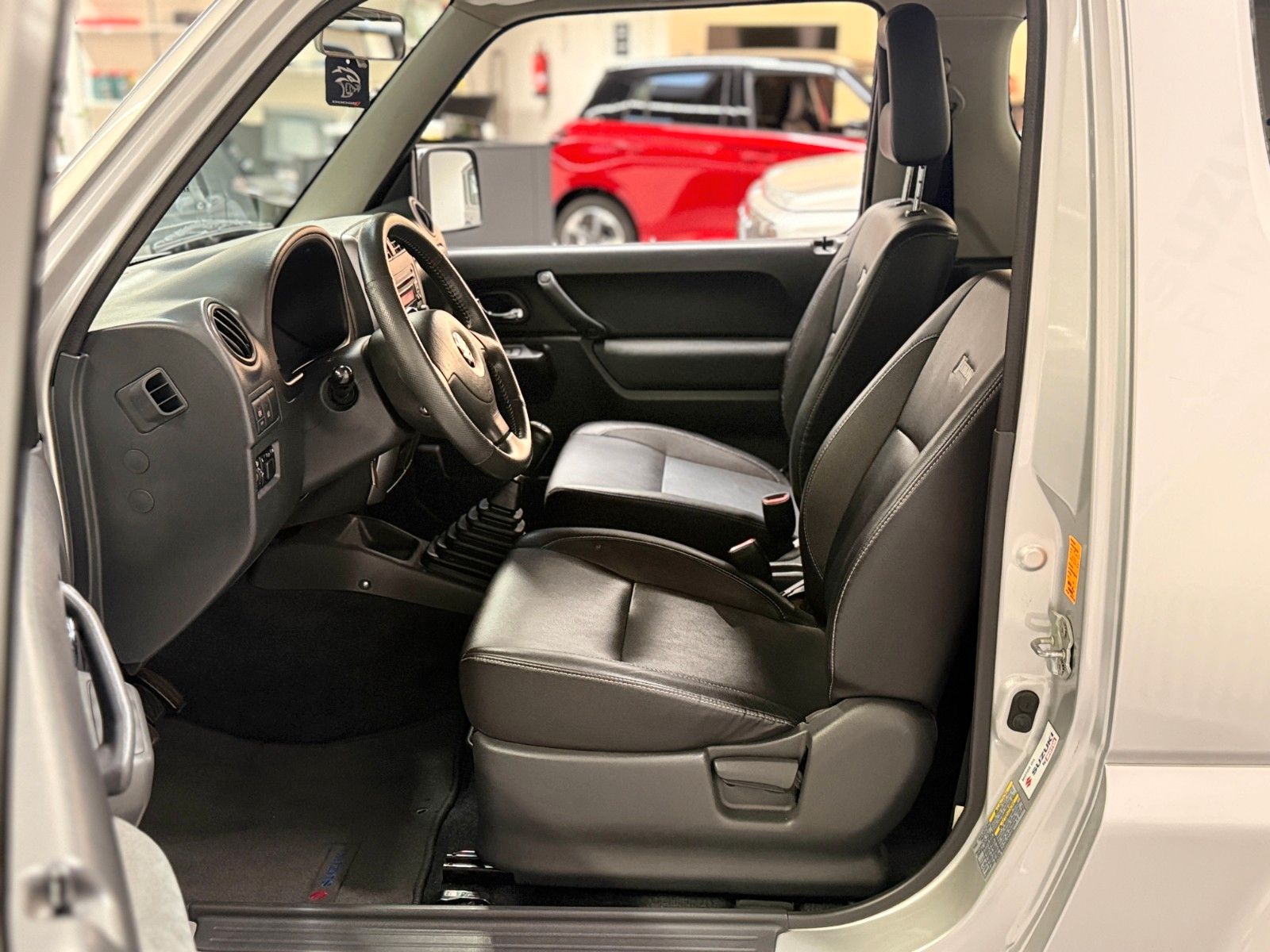 Fahrzeugabbildung Suzuki Jimny 1.3 4WD Style  / Sitzheizung
