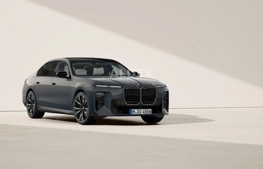 Image of BMW 740