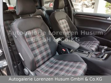 Volkswagen Golf - 11