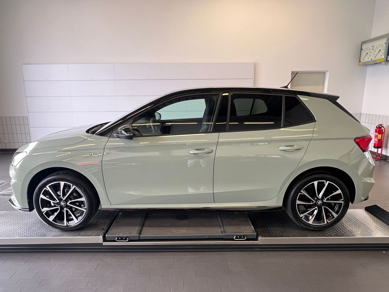 Fahrzeugabbildung SKODA Fabia Monte Carlo 1.0 TSI *LED, 17" LM-Felge, Kl