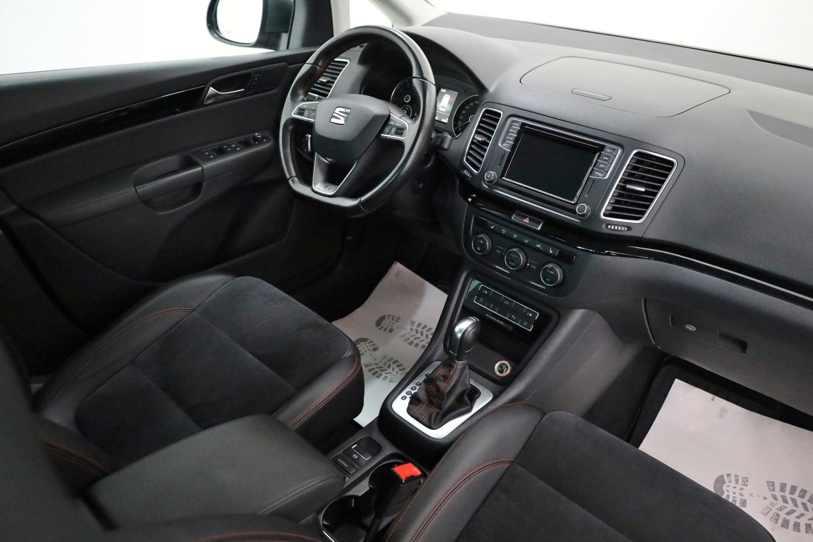 Fahrzeugabbildung SEAT Alhambra FR-Line 7 Si,T.Leder,Navi,Xenon,Kamera
