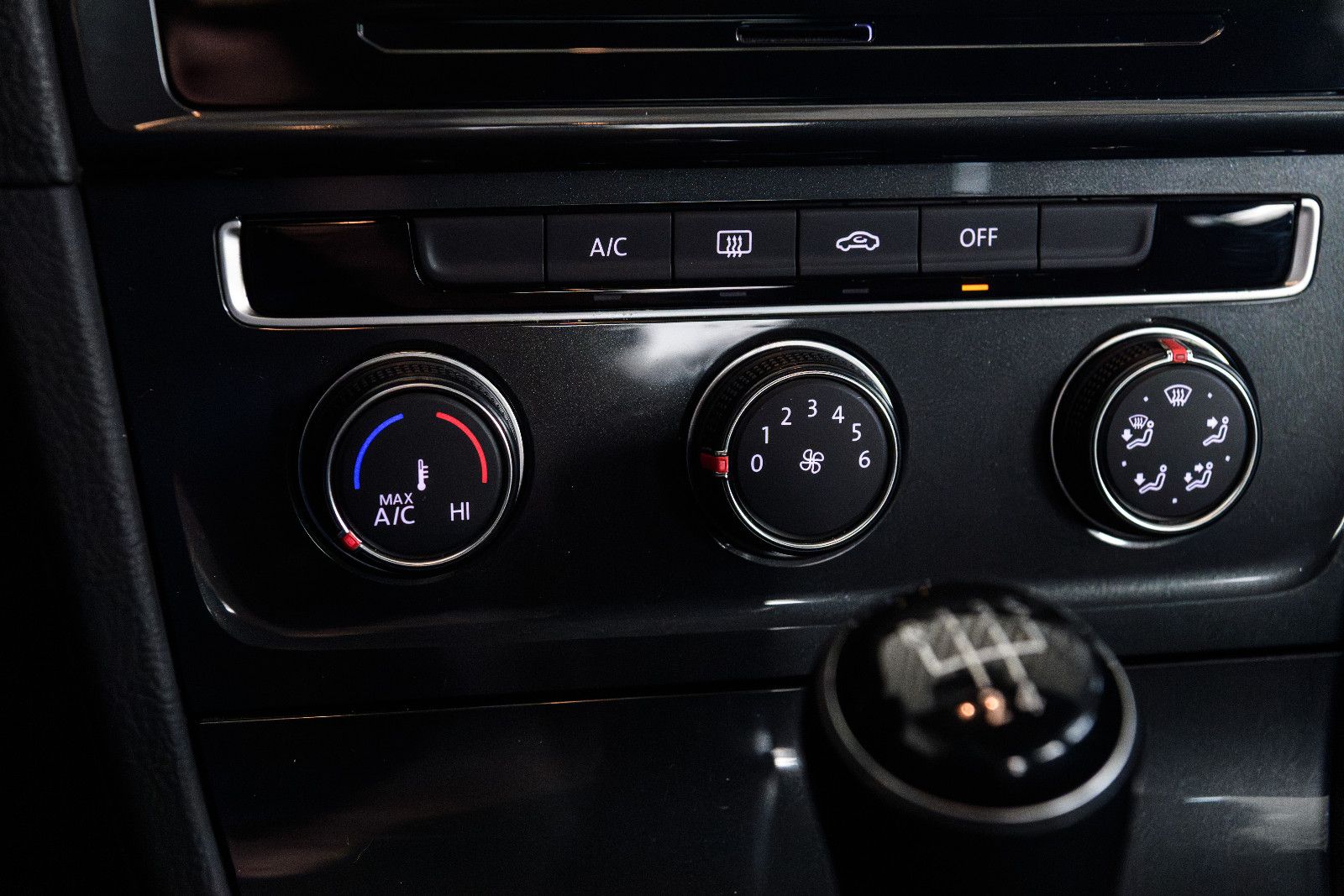 Fahrzeugabbildung Volkswagen Golf VII1.0l TSI Comfortline + GJR + Klima