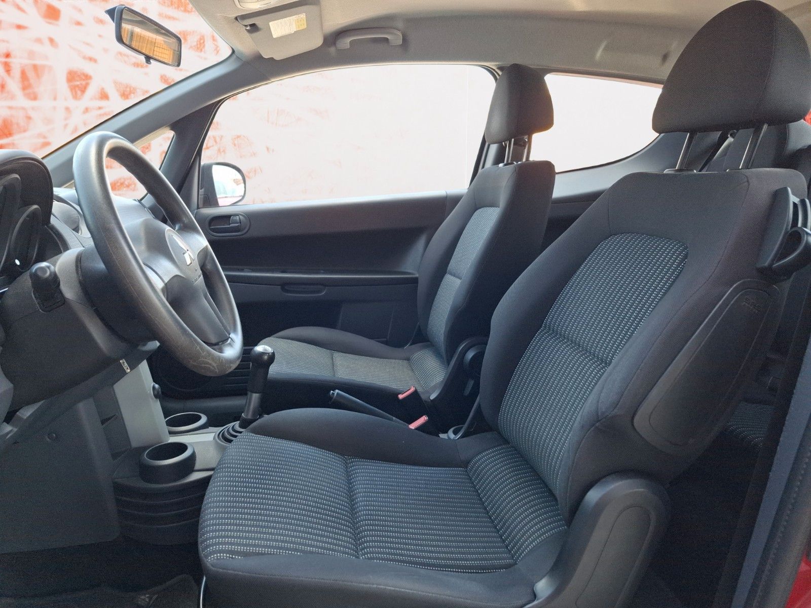 Fahrzeugabbildung Mitsubishi Colt CZ3 Lim. 3-trg. 1.1 ! 1te Hand ! TÜV 05/27