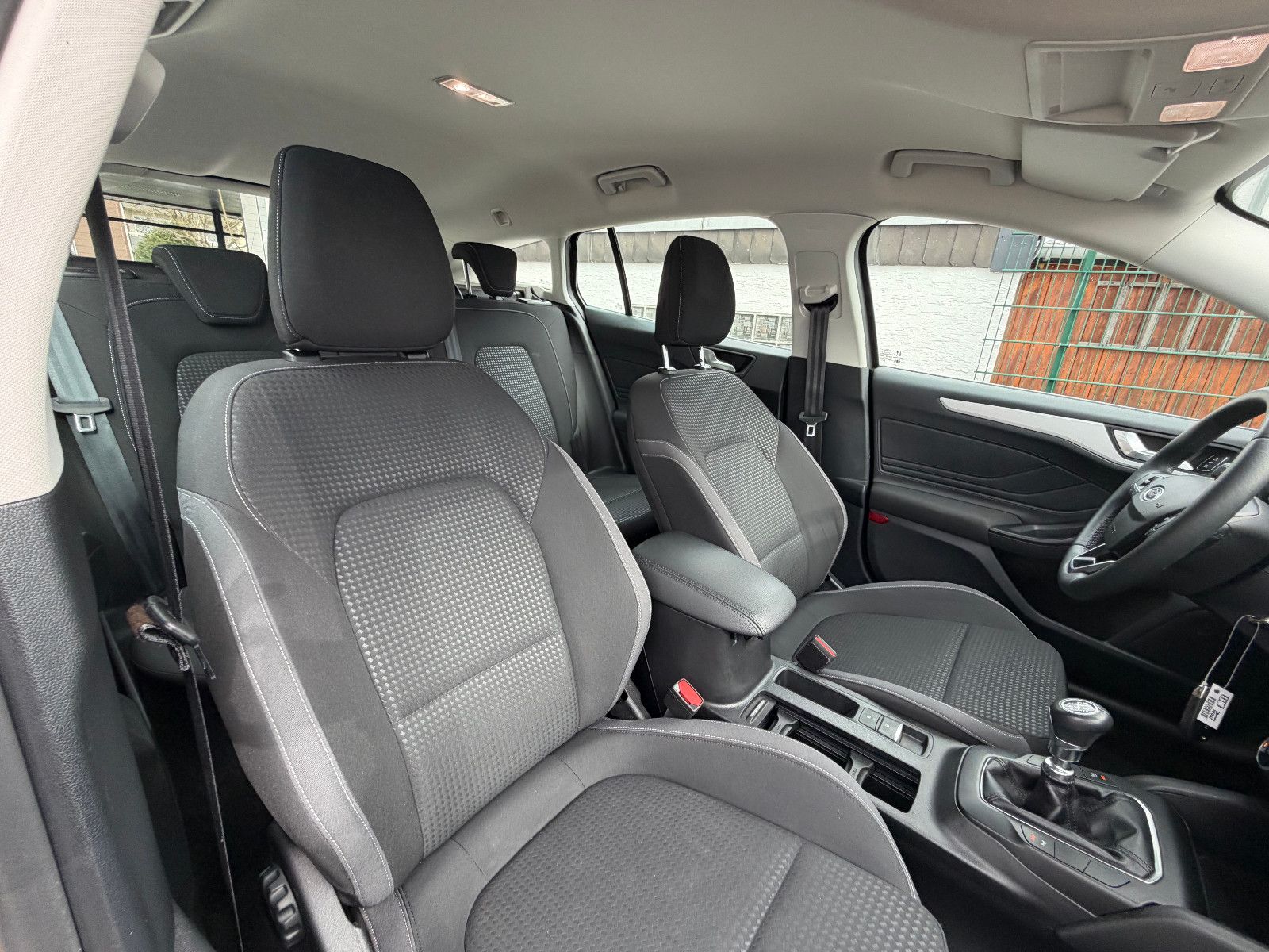 Fahrzeugabbildung Ford Focus Turnier Cool & Connect/NAVI/CAR-PLAY/KAMER