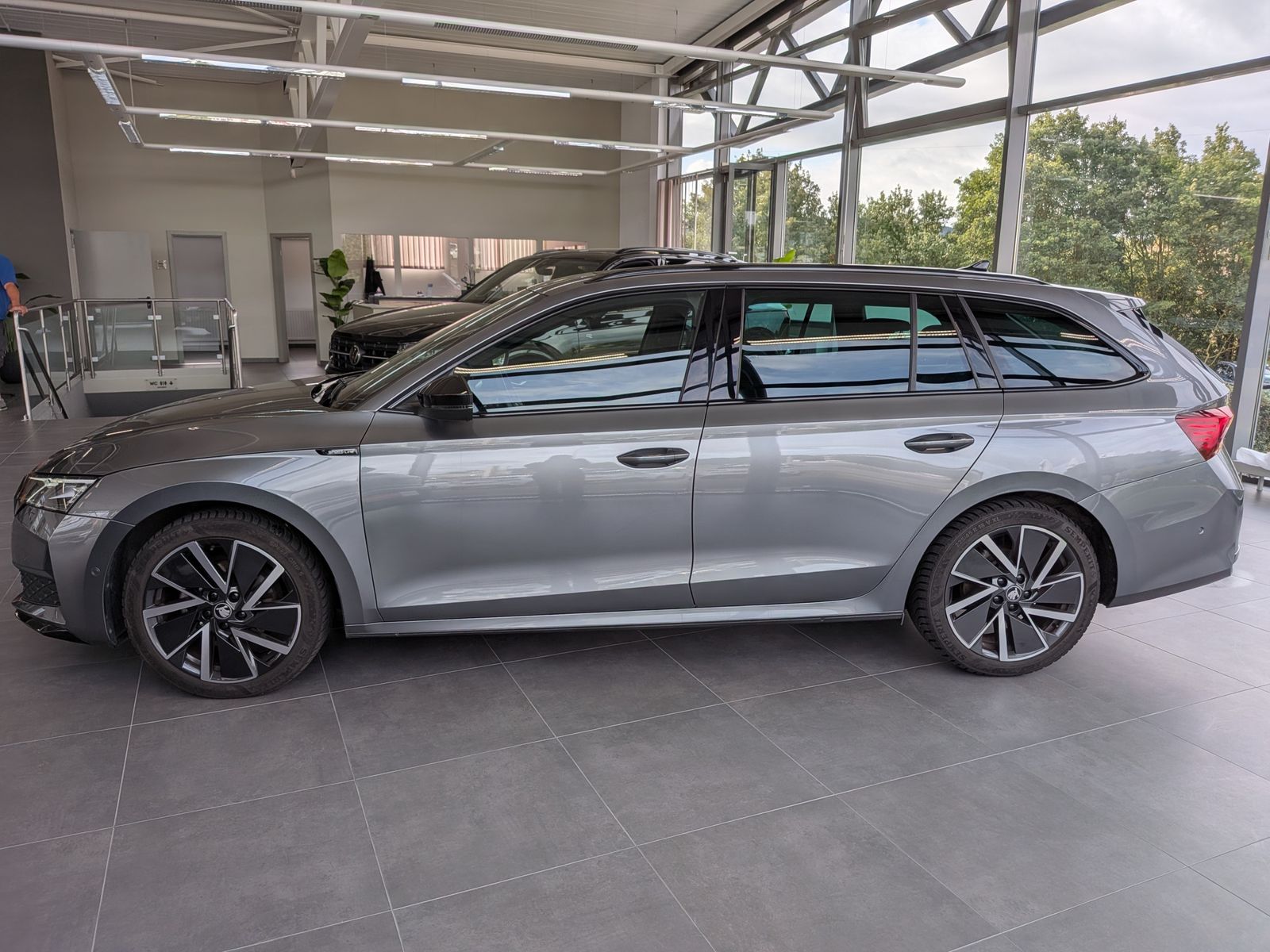 Fahrzeugabbildung SKODA Octavia 1.5 TSI Sportline Pano Matrix AHK 5J-Gar