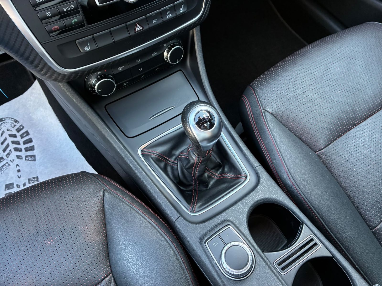 MERCEDES-BENZ A 200 A 200 AMG Line*Panorama*Carbon Interieur*, Ansicht 15