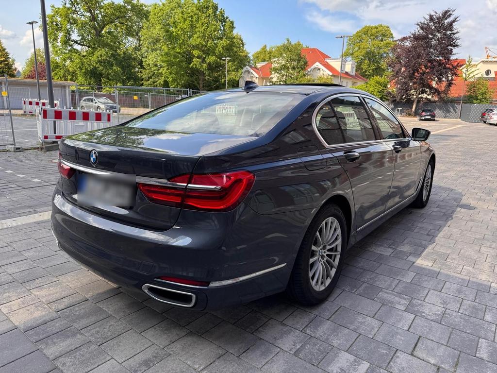 BMW 730