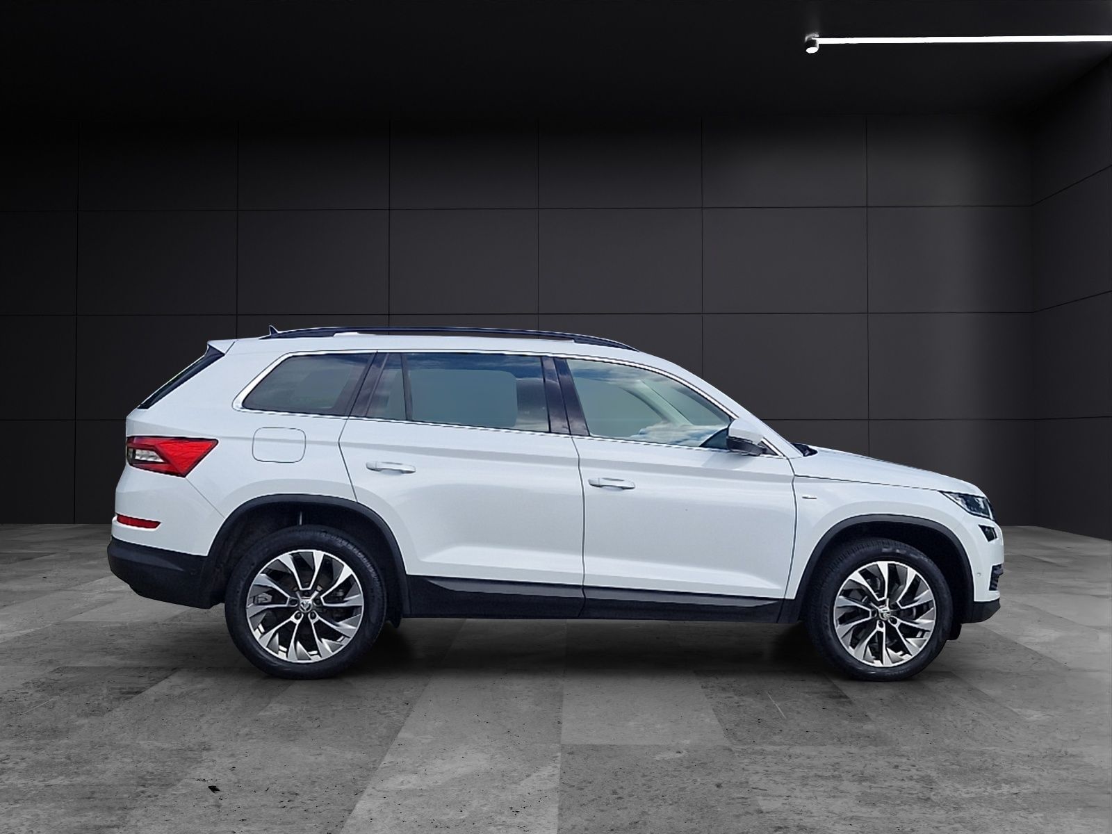Fahrzeugabbildung SKODA Kodiaq TDI Clever 4x4 LED Navi ACC STHZ 4xSHZ