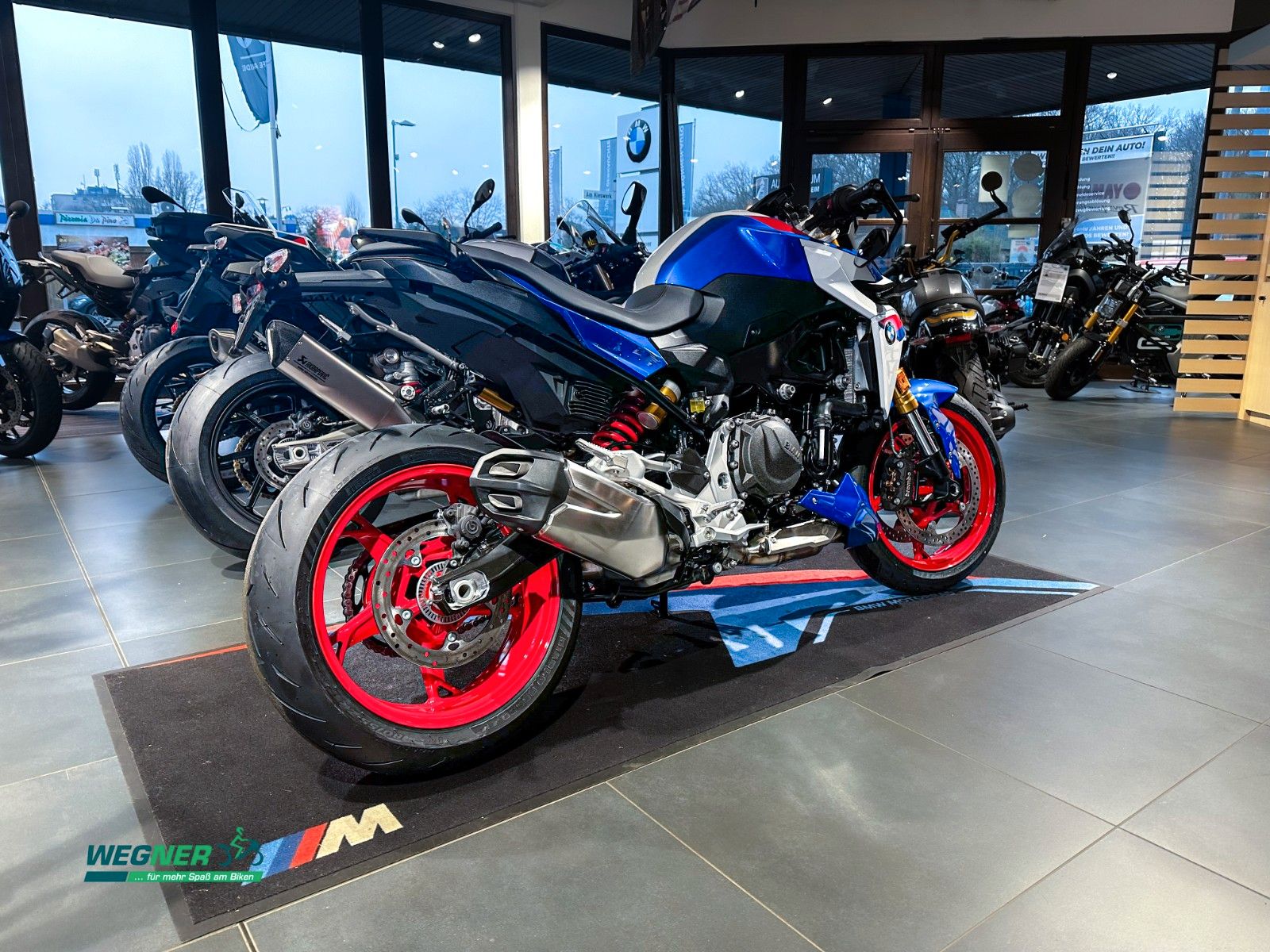 Fahrzeugabbildung BMW F900R Modell 2025 - sofort verfügbar!