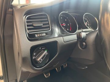 Volkswagen Golf VII Lim. GTD BMT *NAVI*SZHZ*PDC*BI-XENON*