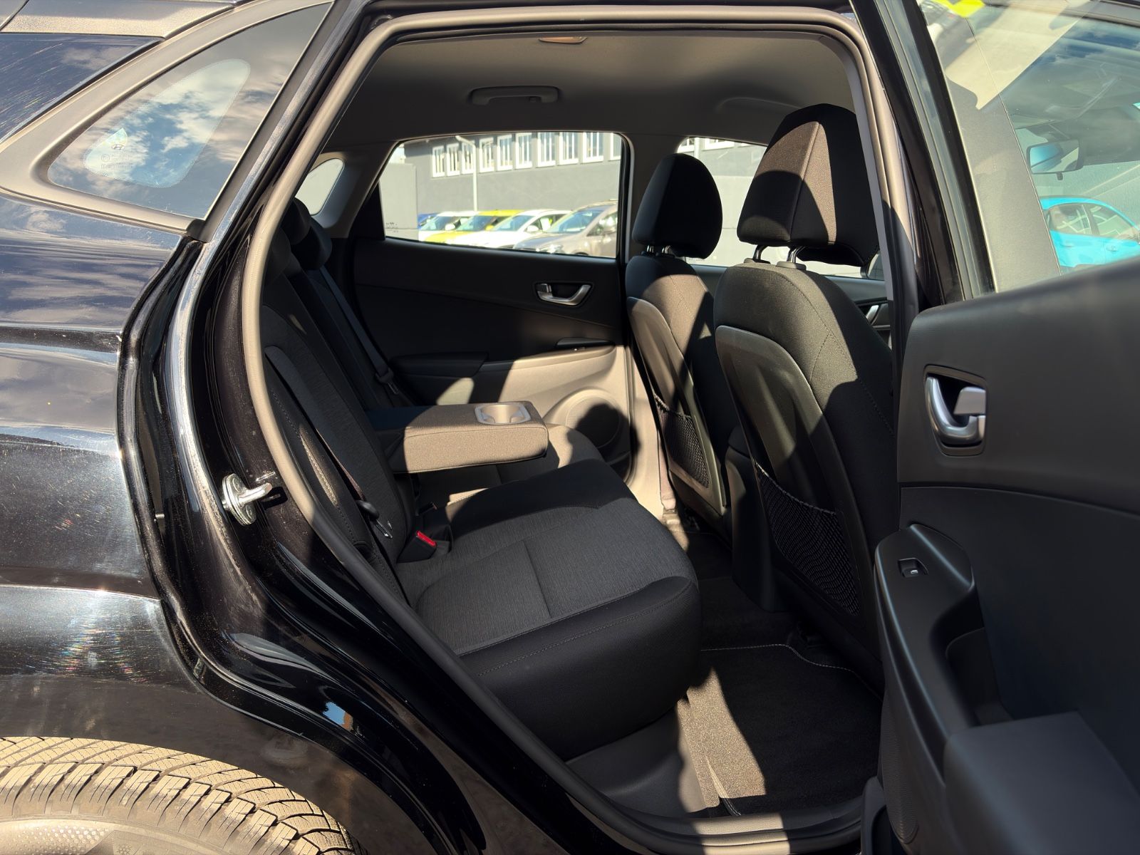 Fahrzeugabbildung Hyundai KONA E Select 2WD ACC PDC CAM LHZ SHZ CarPlay