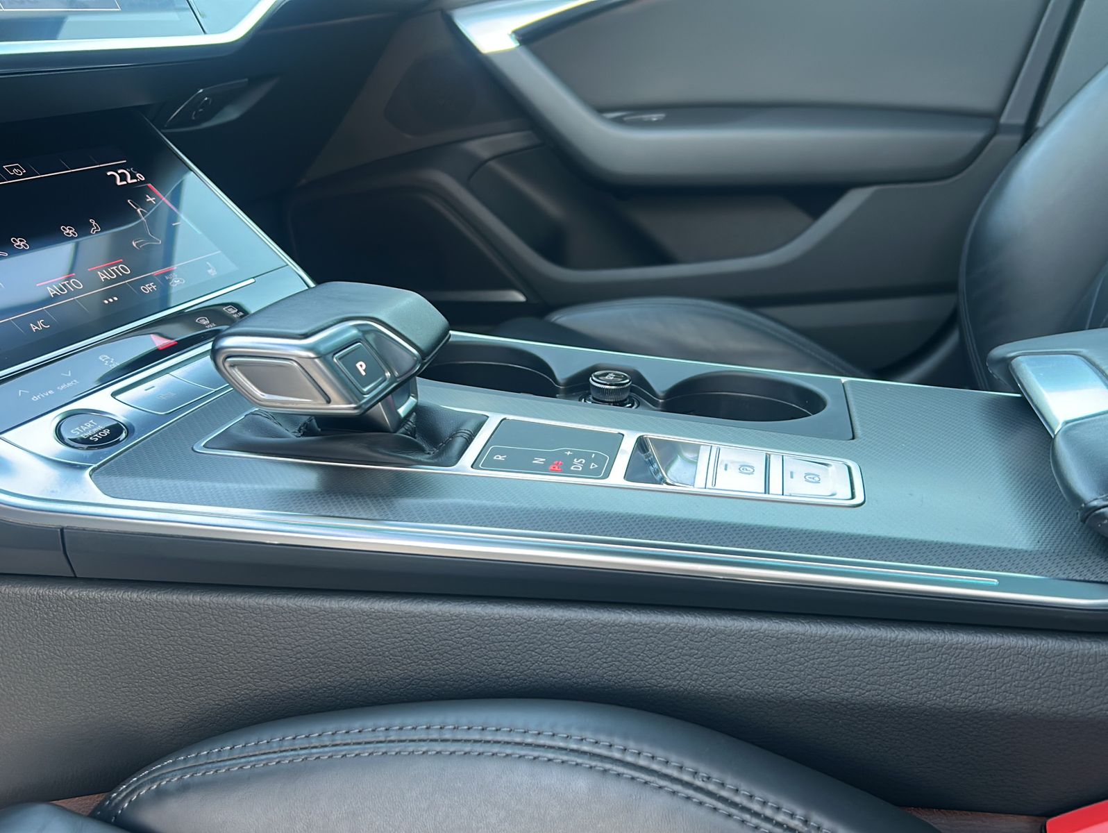 Fahrzeugabbildung Audi A6  Avant 40 TDI design