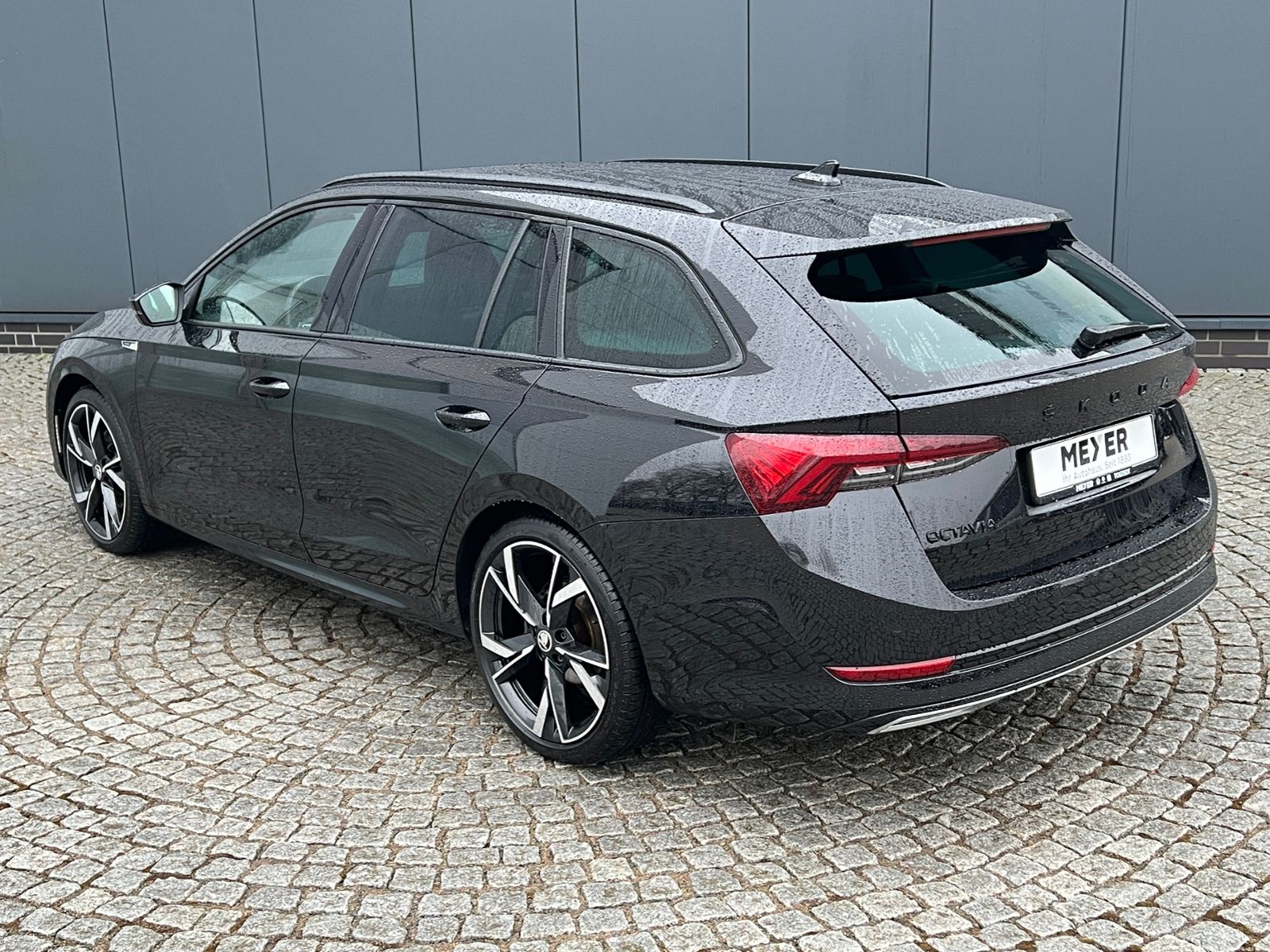 Fahrzeugabbildung SKODA Octavia Combi IV Sportline 2.0 TSI DSG 4x4 *LED,