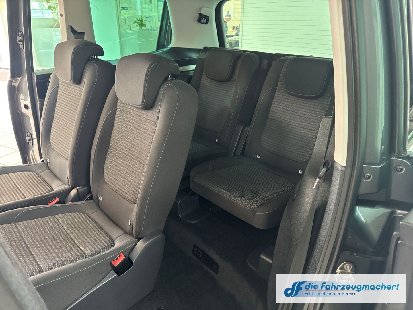 Fahrzeugabbildung SEAT Alhambra Xcellence 7-Sitzer AD AHK-klappbar Memo
