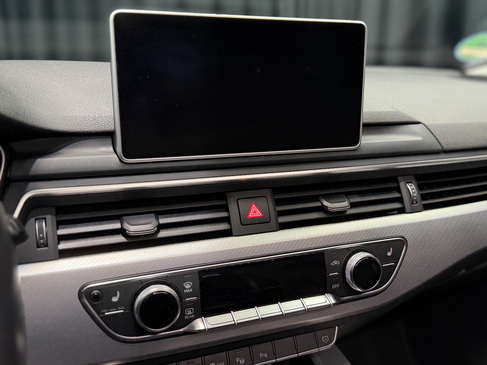 Fahrzeugabbildung Audi A4 Avant g-tron sport|S-LINE|S-TRONIC|HEAD-UP|