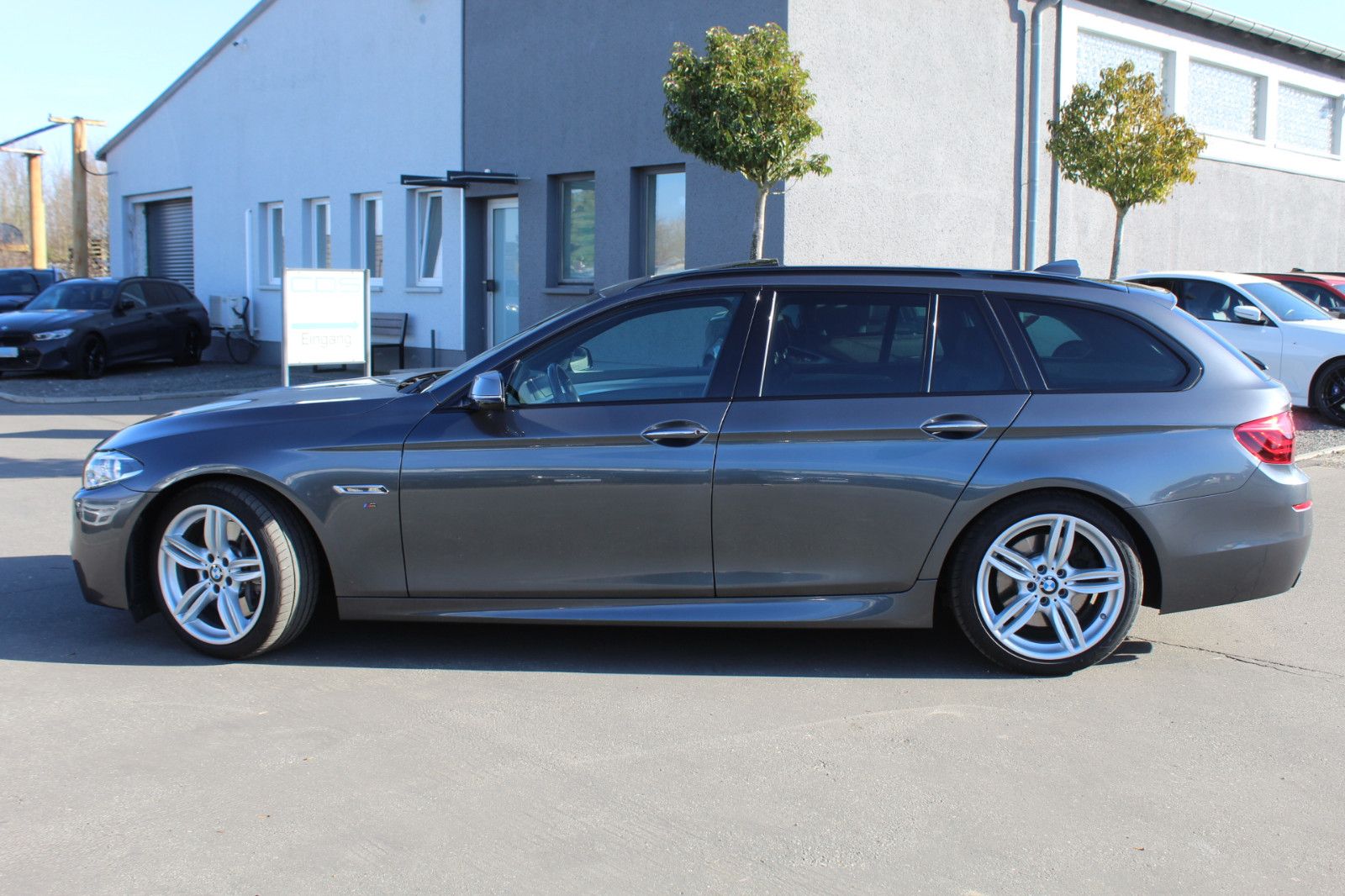 BMW M550d xDrive Tour. +HUD+Panoramad.+H&amp;K+NAVI Pro+