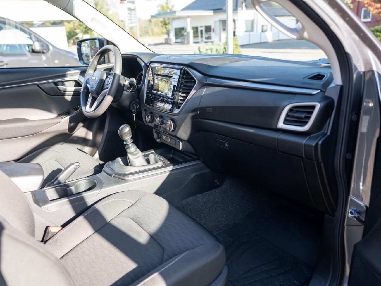 Fahrzeugabbildung Isuzu D-Max Double Cab 4WD LS mit Seilwinde