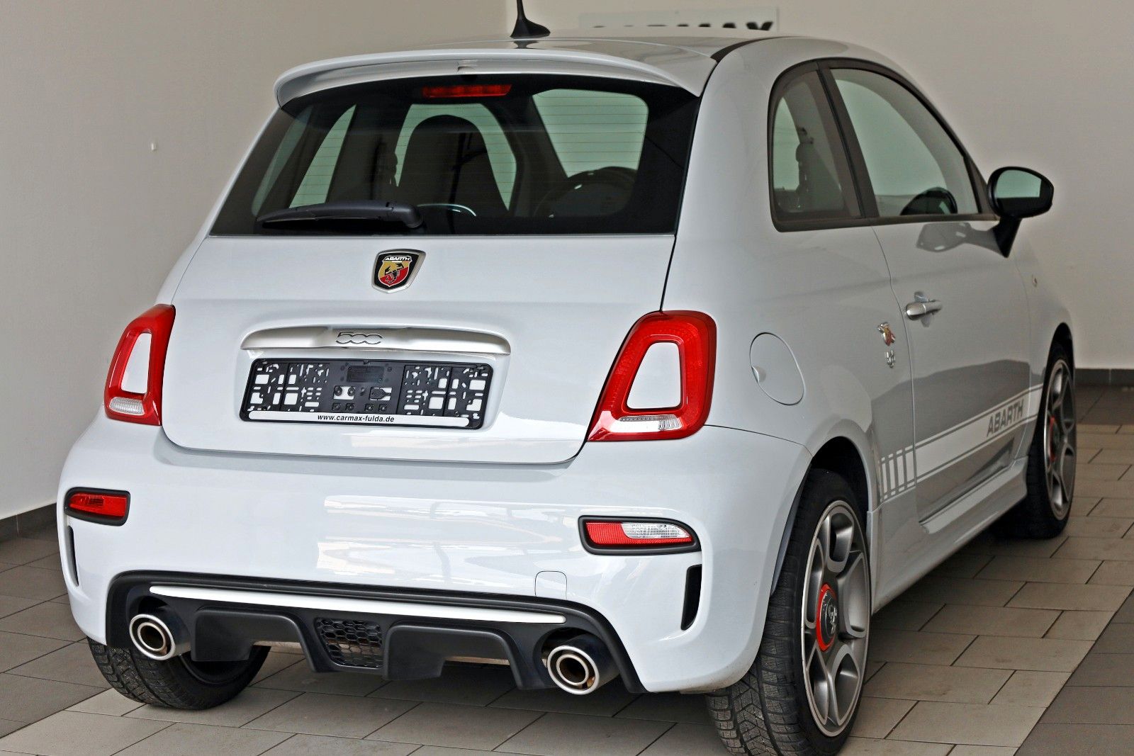 Fahrzeugabbildung Abarth 500 595 Kit ESTETICO ,Navi, MirrorLink, LM19"+WR