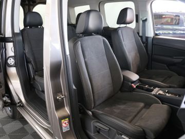 Volkswagen Caddy 2.0TDI DSG STYLE NAV PRO STANDH PANO 7SITZ