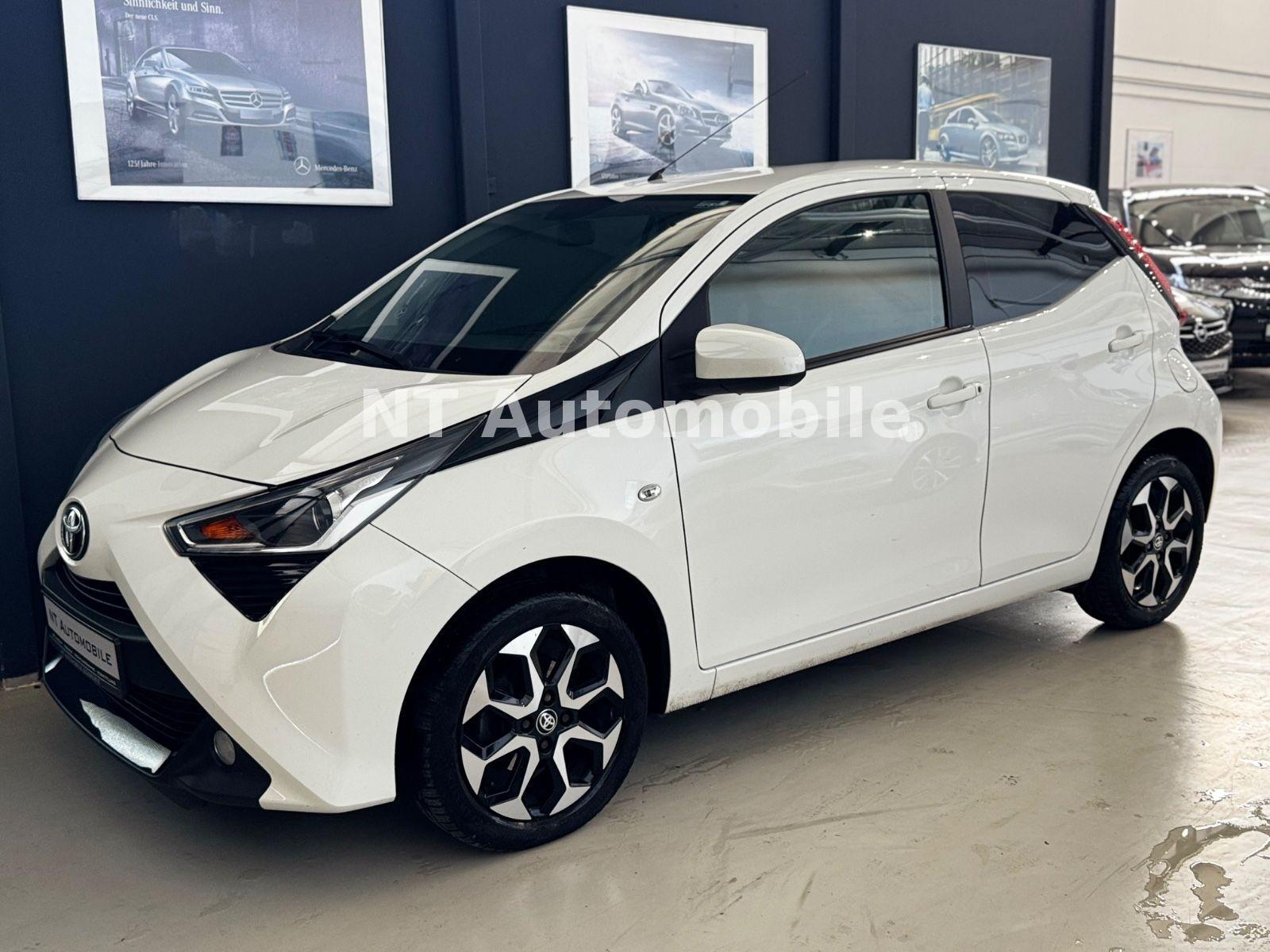 Toyota Aygo x-play connect Klima RCAM Tempomat Alus