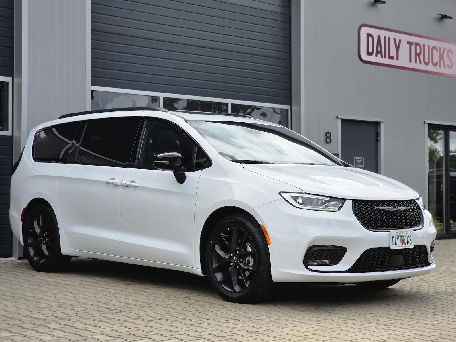 Chrysler Pacifica 3.6L Limited S Pano ACC LED 7-Sitzer