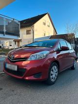 Toyota Yaris (XP13), Rot, Automatik, Rückf... - Toyota Yaris XP13