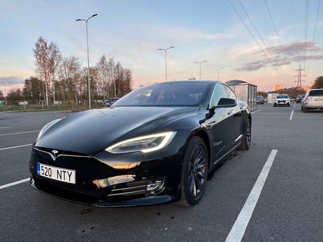 Tesla Model S Long Range - Warranty until 2029