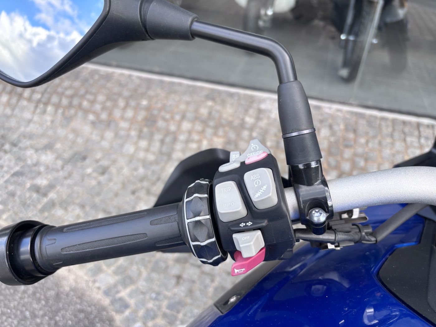 Fahrzeugabbildung BMW S 1000 XR K49 2 Pakete