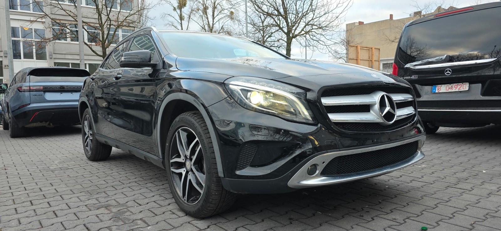 Mercedes-Benz GLA 200 CDI Pano. Tüv+Inspektion neu