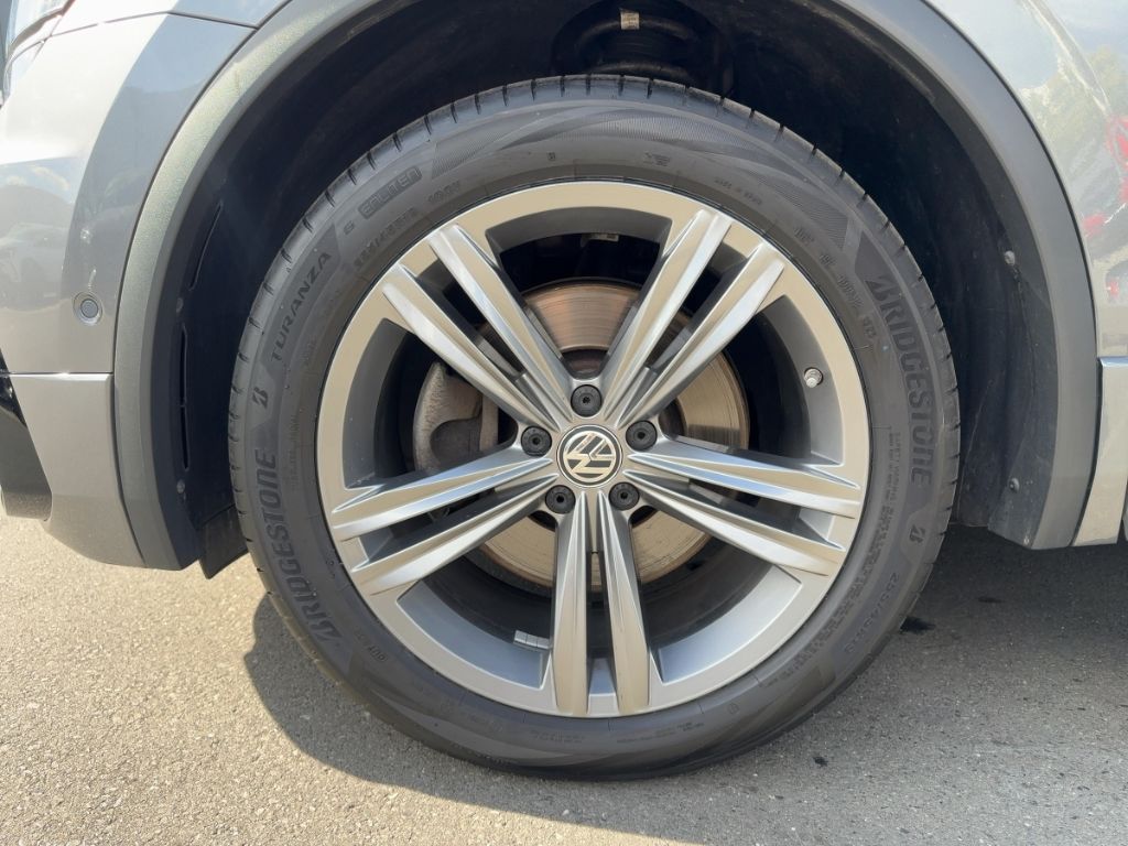 Fahrzeugabbildung Volkswagen Tiguan Allspace Highline 4Motion AHK Schwenkbar