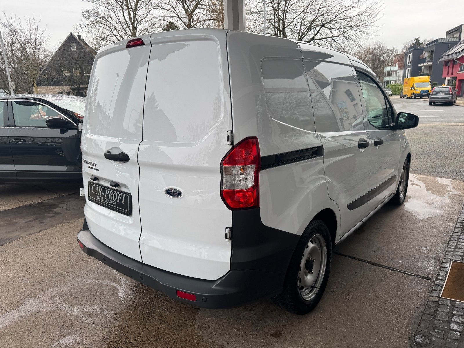 Fahrzeugabbildung Ford Transit Courier Klima/Bluetooth/1.Hand