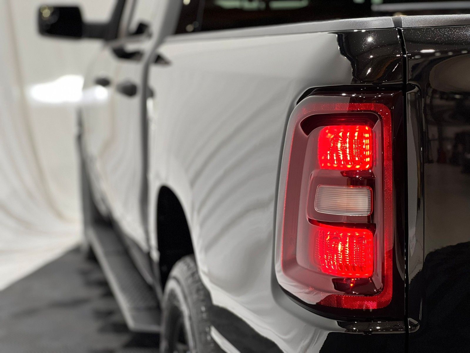 Fahrzeugabbildung Dodge RAM 1500 Tradesman Night 3.0L MY25 *6. Sitz*