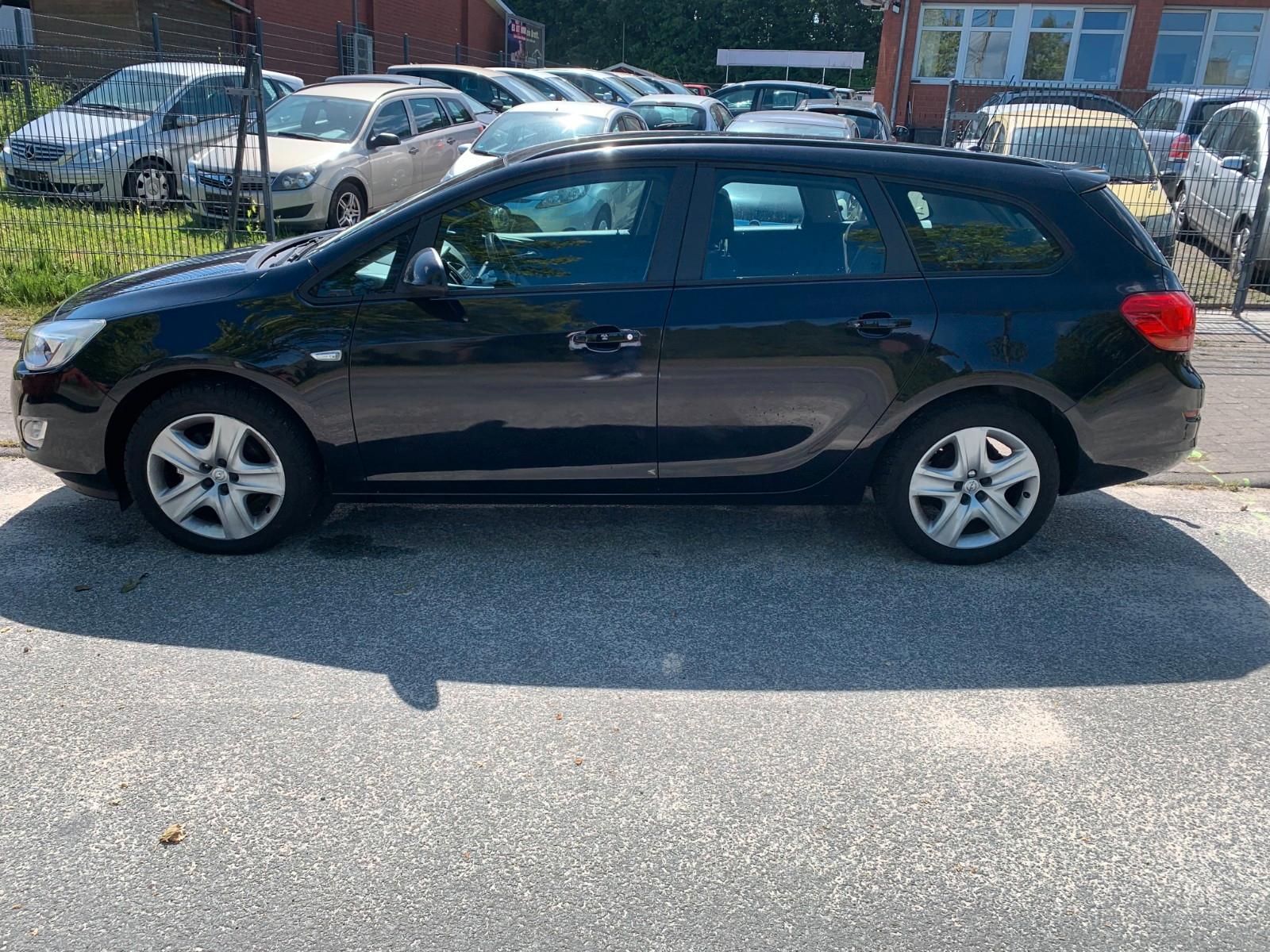 Opel Astra 2011 — photo 6