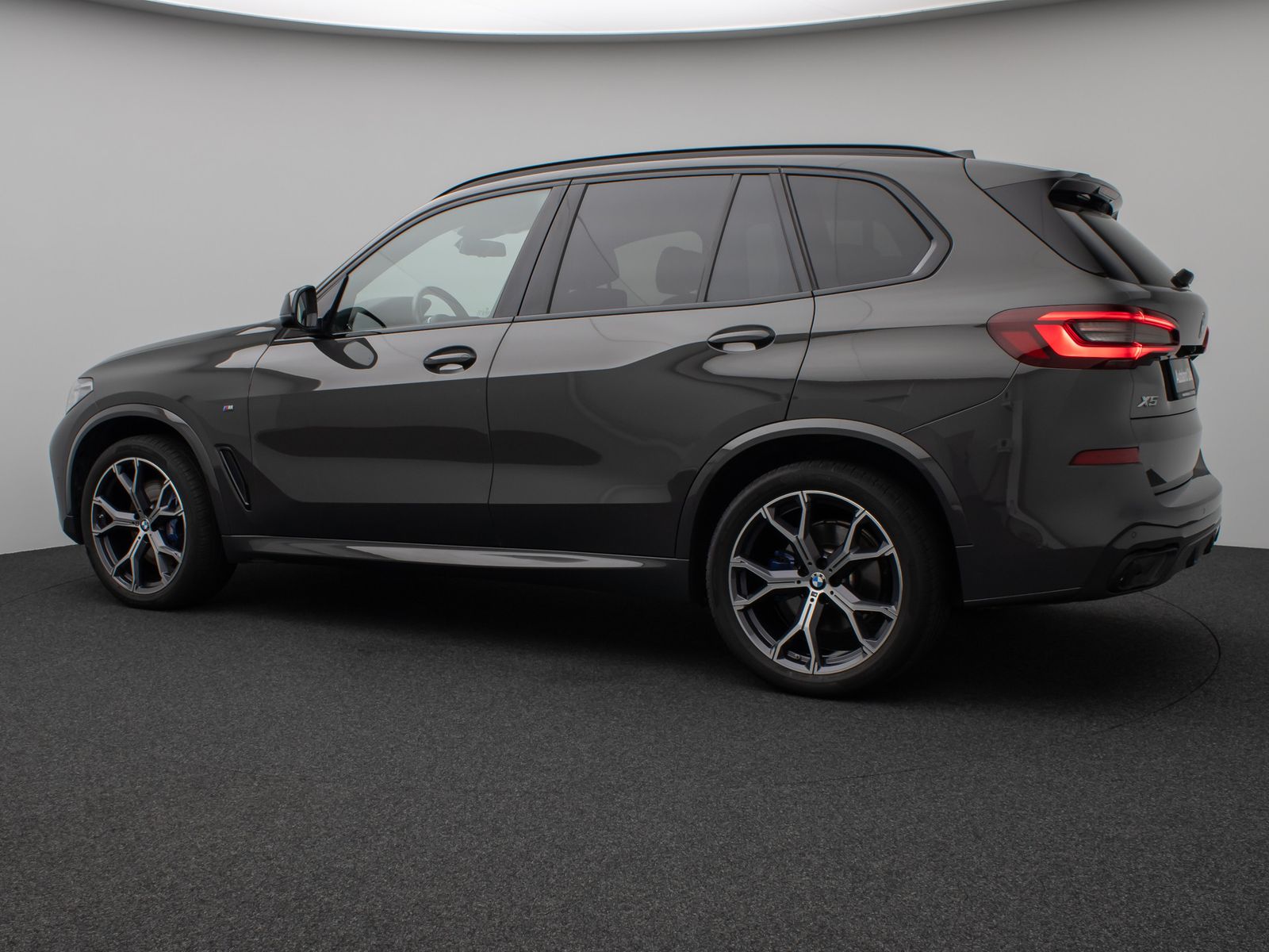 Fahrzeugabbildung BMW X5 xD30d M Sport Panorama Kamera Laser HUD HiFi