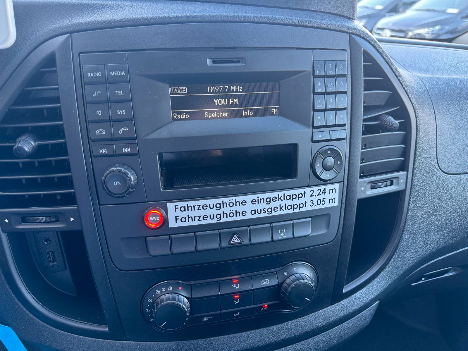 Fahrzeugabbildung Mercedes-Benz Vito 111 CDI Tourer Begleitfahrzeug BF3+ / WVZ