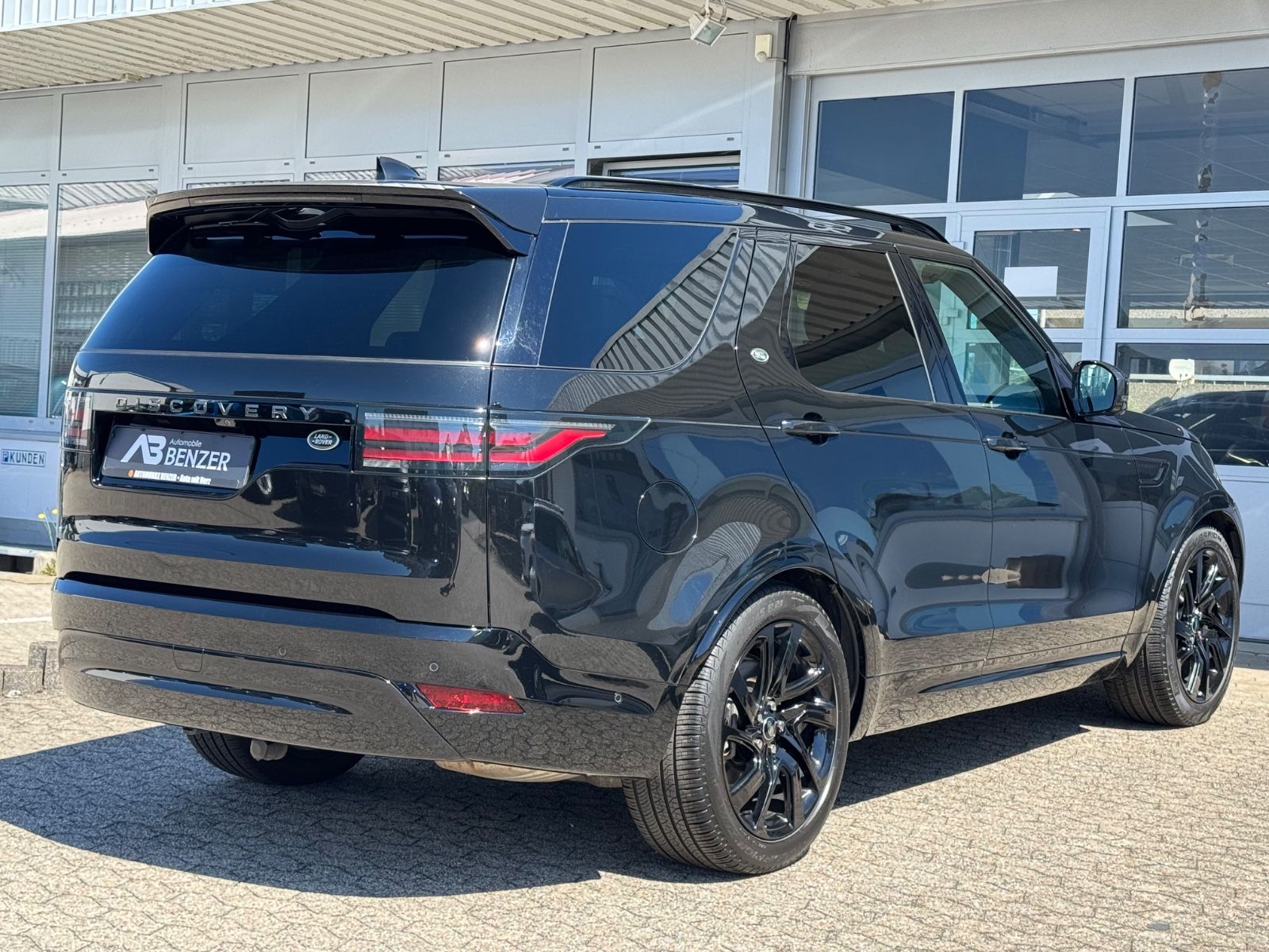 Fahrzeugabbildung Land Rover Discovery  R-Dynamic AWD/7-SITZER/360'°Cam/AHK