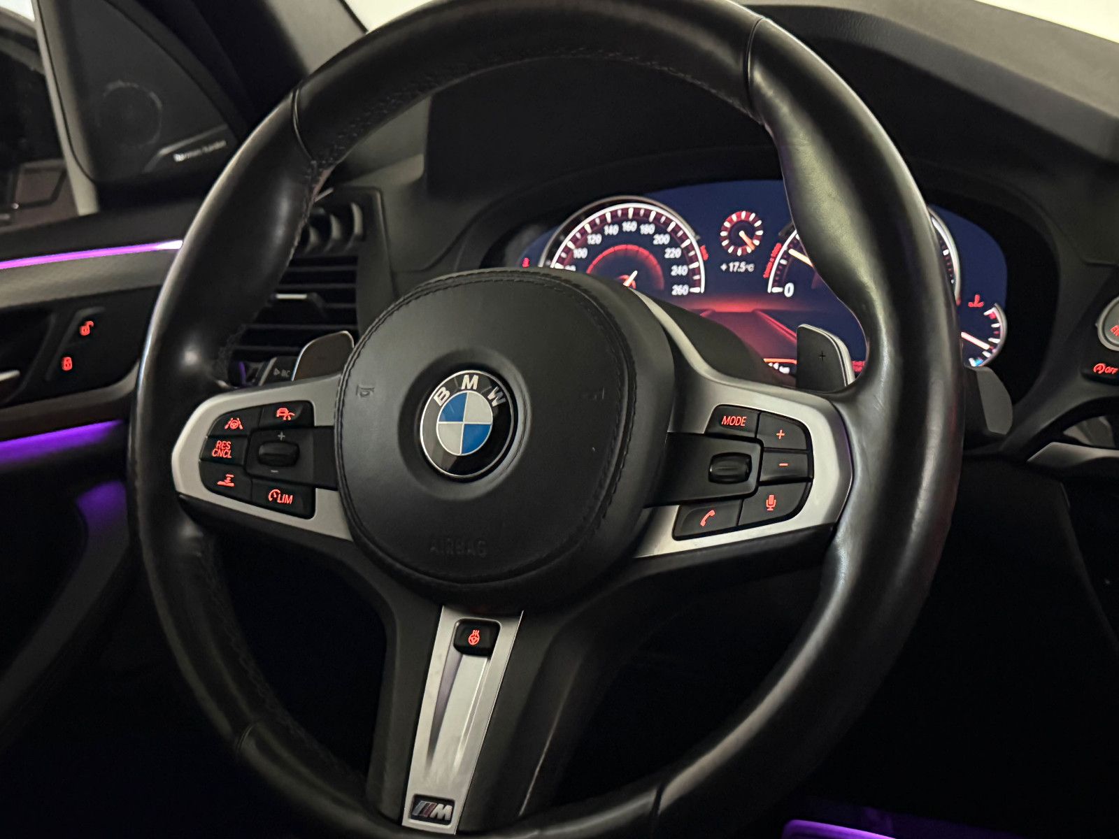 Fahrzeugabbildung BMW X3 xDrive 30 d M SPORT/LED/HuD/AHK/PANO/H&K/DAB