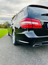 Mercedes-Benz Motor komplett überholt, Gepflegt, Vollausstattu - Mercedes-Benz E 350 in Bielefeld