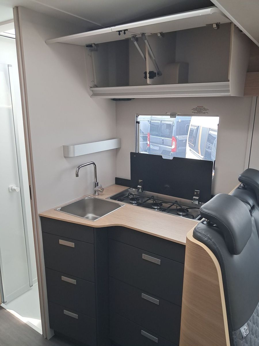 Fahrzeugabbildung Adria Matrix 670 SL 60Y Markise,Combi6E,MACHplus