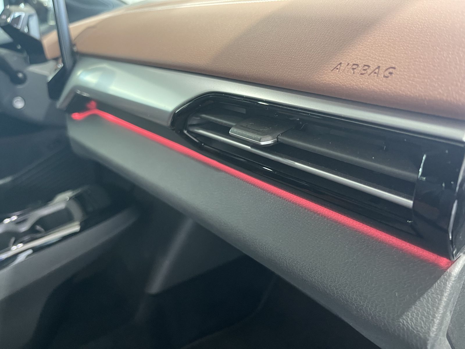 Fahrzeugabbildung Volkswagen ID.5 Pro Performance 150 kW*LED-Matrix*AHK*Cam*
