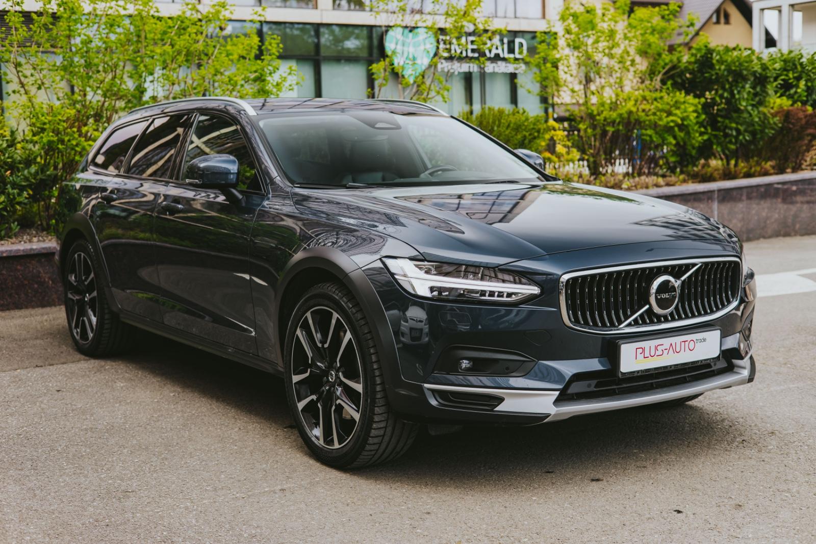 Volvo V90 B6 310HP   Cross Country Ultimate  AWD