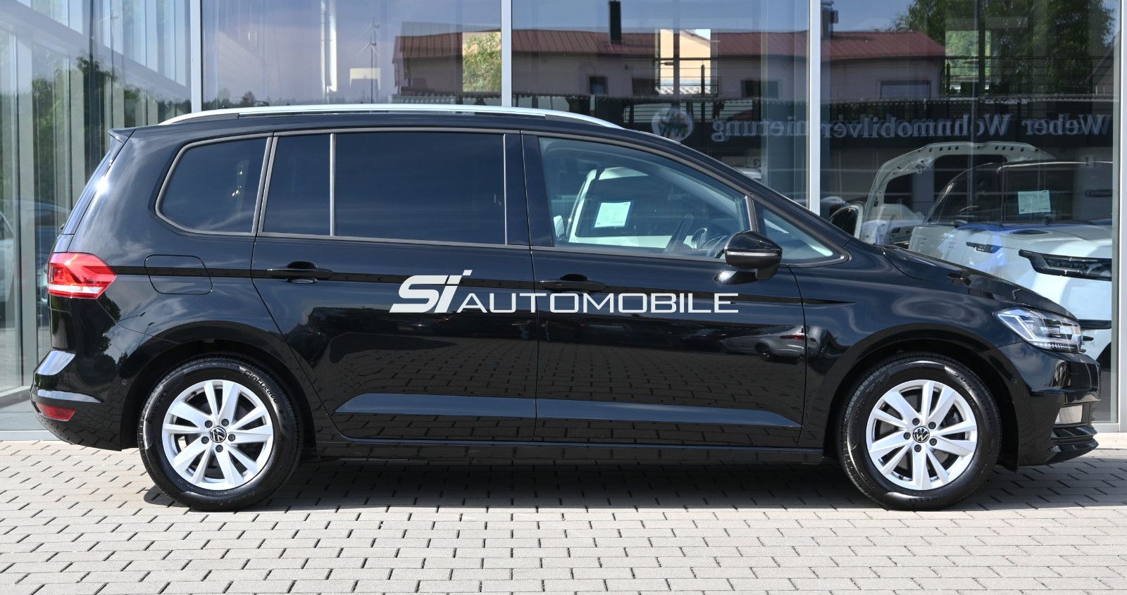 Fahrzeugabbildung Volkswagen Touran 1.5 TSI DSG °ACC°AHK°PANO°STHEIZ°MASSAGE°