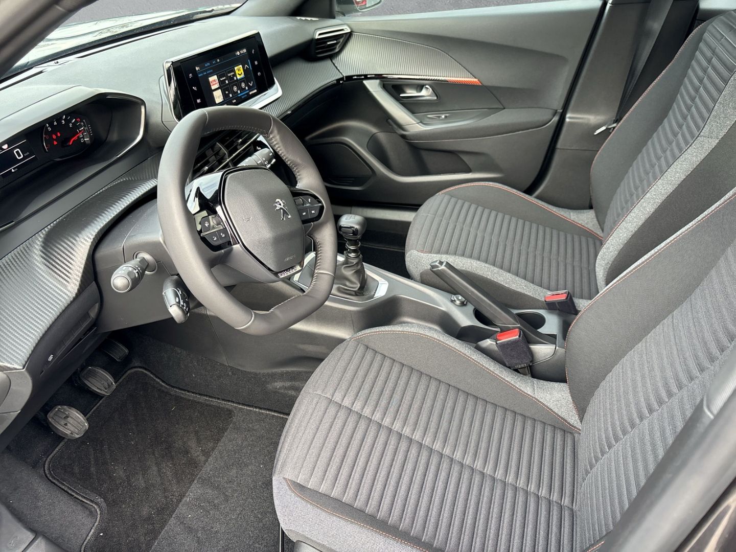 Fahrzeugabbildung Peugeot 2008 Active Pack 1.2 PureTech 100 EU6d