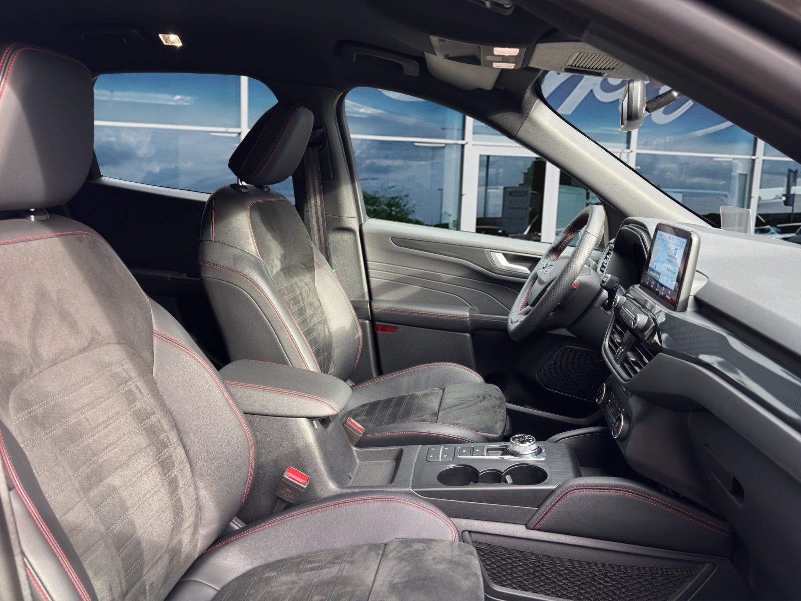 Fahrzeugabbildung Ford Kuga Hybrid ST-Line X