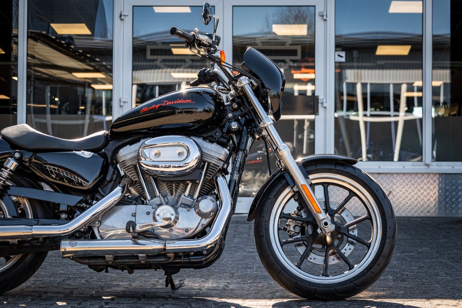 Fahrzeugabbildung Harley-Davidson XL883L SUPERLOW SPORTSTER - A2 TAUGLICH - FALCON