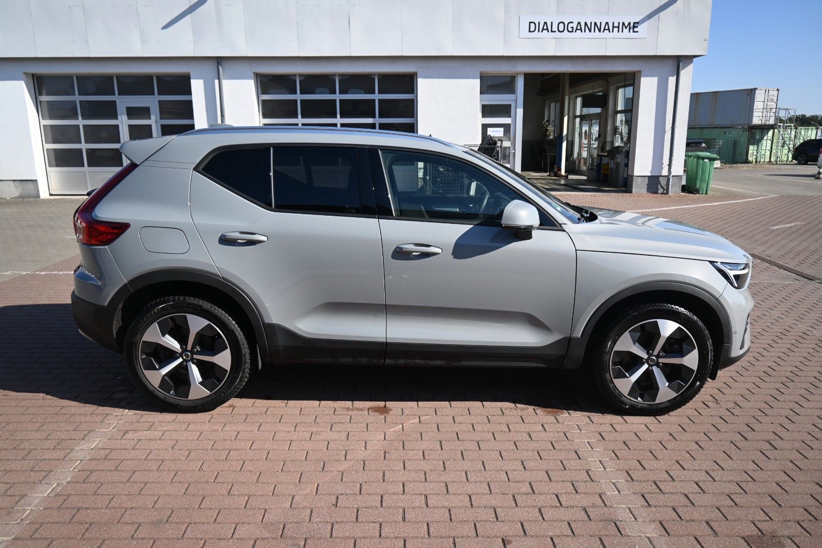 Fahrzeugabbildung Volvo XC40 B3 Benzin Core 2WD*LHZG*360°