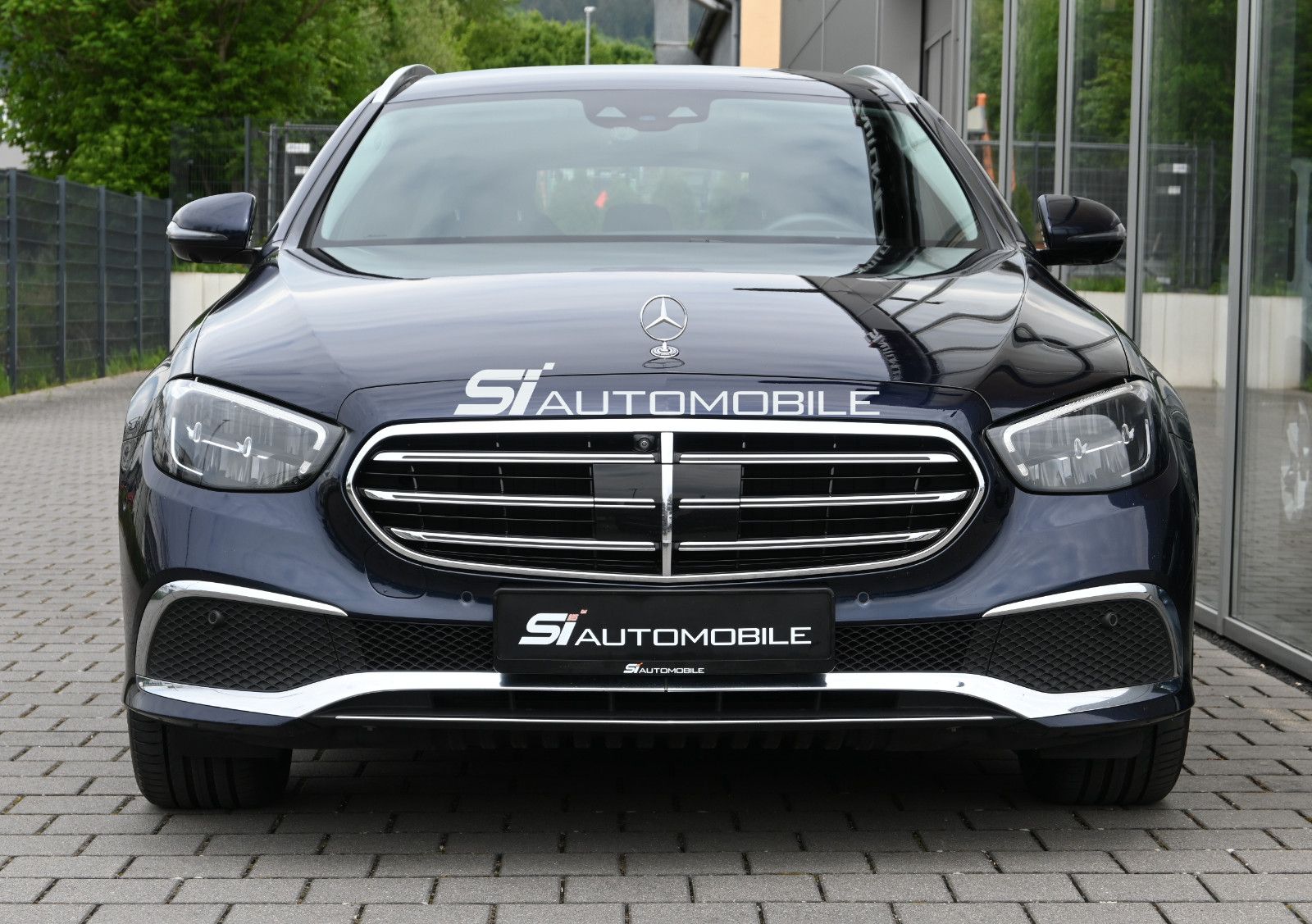 Fahrzeugabbildung Mercedes-Benz E 220 d T 9G-Tr. Exclusive °ACC°AHK°HEAD-UP°MEMO