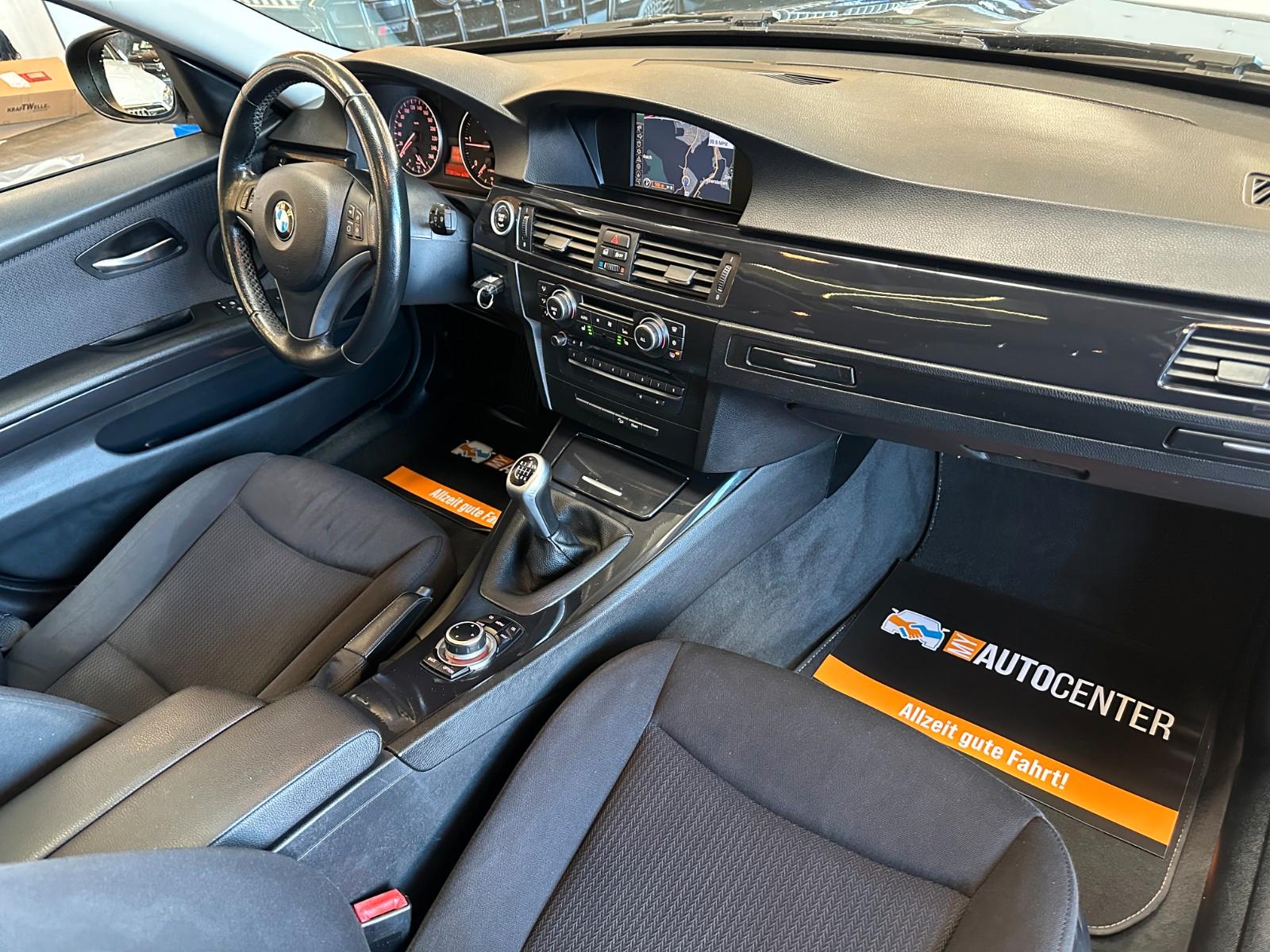 BMW 320 2011 — photo 38